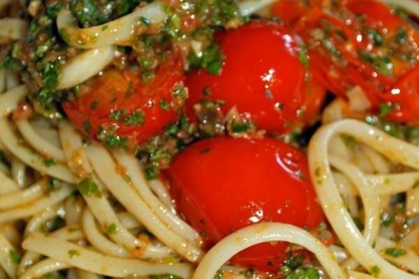 linguine-pesto-capperi-cucunci